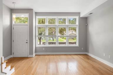 Main picture of 4455 Rainbow Blvd