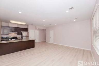 Main picture of 1209 Summit Ave