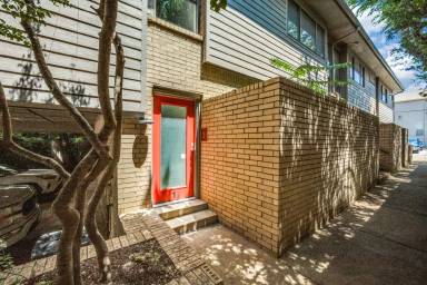 Main picture of 3610 Routh St