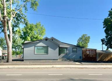Main picture of 140 W Pine Ave