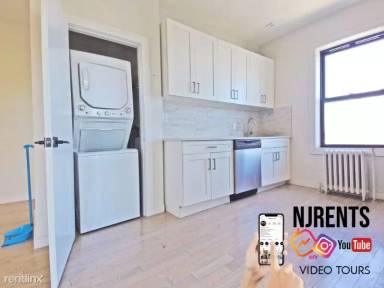 Main picture of 6415 Broadway