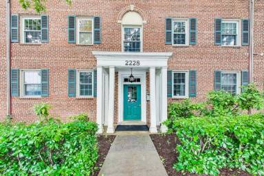 Main picture of 2214 Washington Ave
