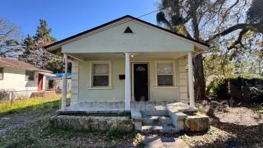 Main picture of 1444 E 12th St