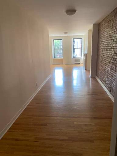 Main picture of 13 E 7th St