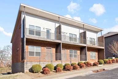 Main picture of 84 Promontory Ln