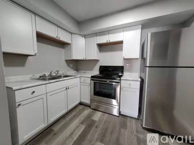 Main picture of 315 N Broadway St
