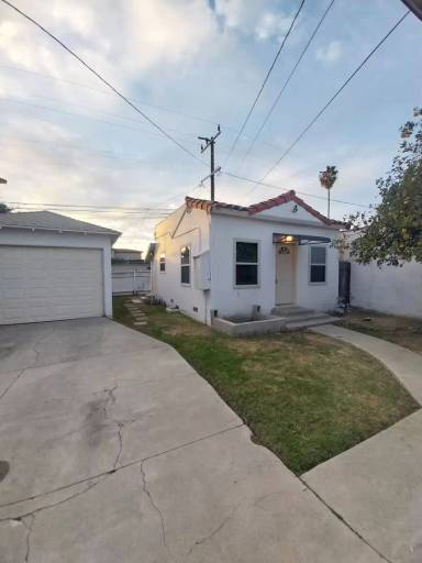 Main picture of 5865 Lewis Ave