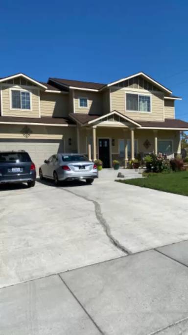 Main picture of 1539 S Lakeway Dr