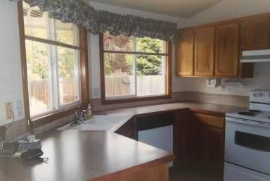 Main picture of 7236 N Parkcrest Ave