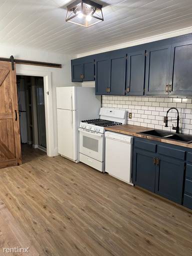 Main picture of 2915 W Platte Ave