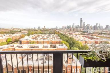 Main picture of 833 W 15th Pl
