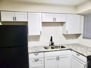Main picture of 2915 Straus Ln