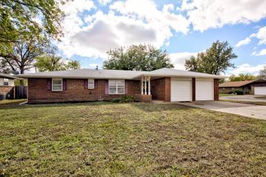Main picture of 2835 W Elm Ave