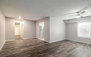 Main picture of 1361 Fox Run Dr