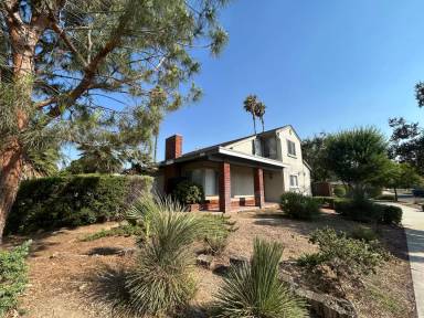 Main picture of 5055 Pearblossom Dr