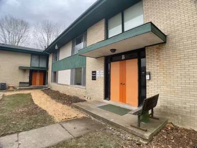 Main picture of 911 N Sheridan Rd