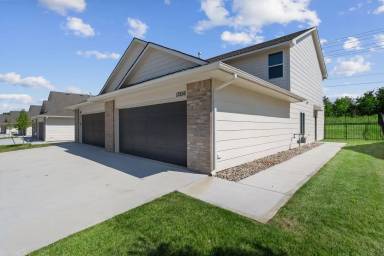 Main picture of 12830 W Wheatland St