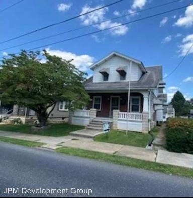 Main picture of 590 S Lincoln Ave