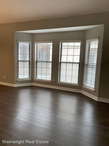 Main picture of 421 Harbour Pt