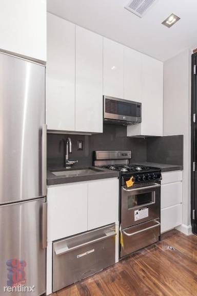 Main picture of 134 Orchard St