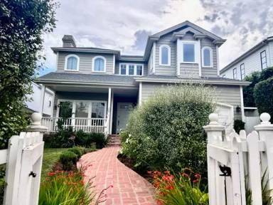 Main picture of 209 S Carmelina Ave
