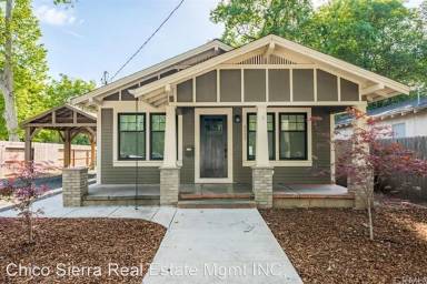 Main picture of 1111 Oleander Ave