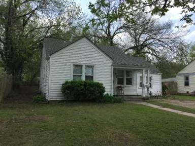 Main picture of 3415 E Bayley St