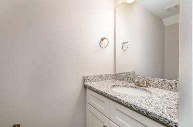 Main picture of 450 W F St