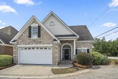 Main picture of 1601 Pickford Ln