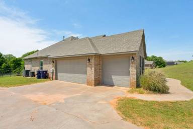 Main picture of 5709 Asheville Way