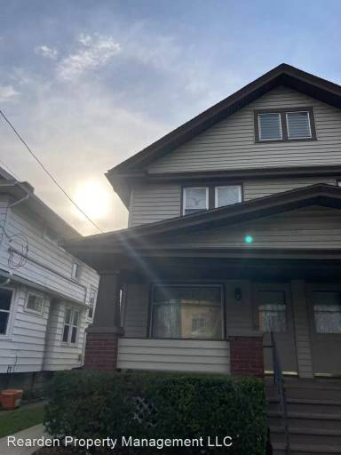 Main picture of 7605 Clark Ave