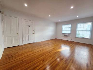 Main picture of 701 S Wilton Pl