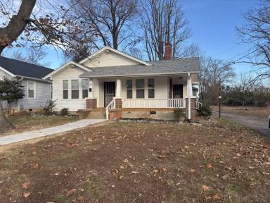 Main picture of 2939 NE Bon Air Ave