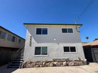 Main picture of 4555 W 173rd St