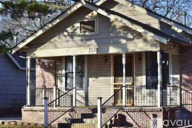 Main picture of 1720 N Elgin Ave