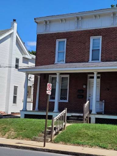 Main picture of 216 E Orange St