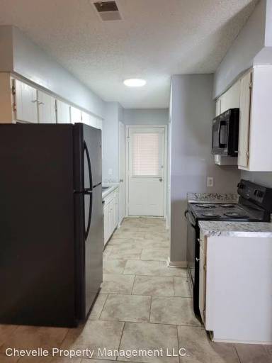 Main picture of 1682 Horseshoe Dr