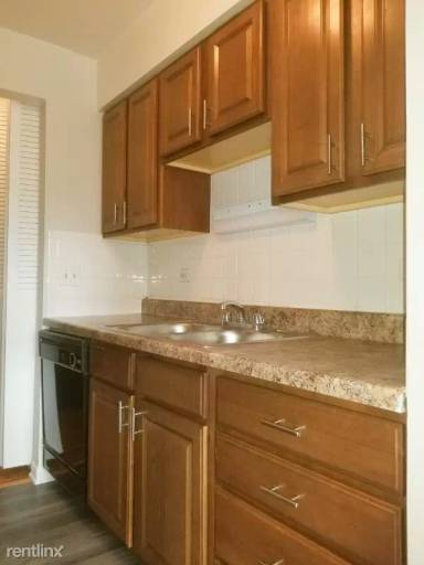 Main picture of 521 Briar
