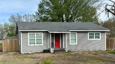 Main picture of 114 N 3rd St