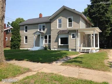 Main picture of 124 W Pearl St