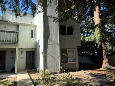 Main picture of 1512 Huddersfield Ct