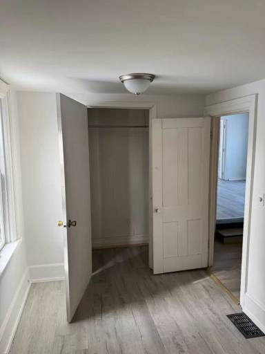 Main picture of 725 Vine St