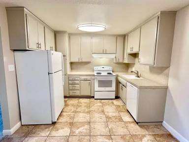 Main picture of 5981 Lake Crest Way