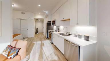 Main picture of 1978 W Carson St