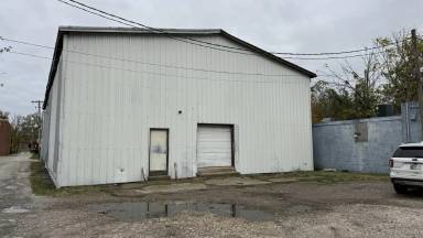 Main picture of 320 SE Riverside Dr