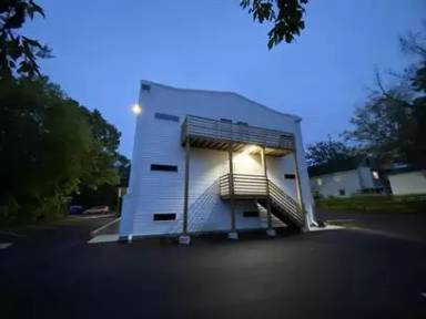 Main picture of 619 Emerald Ave NE