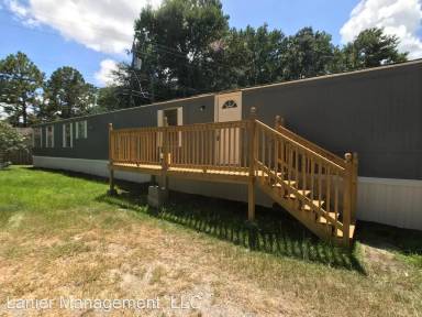 Main picture of Pinewood Mobile Home Community