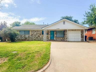 Main picture of 3032 NW 70th St