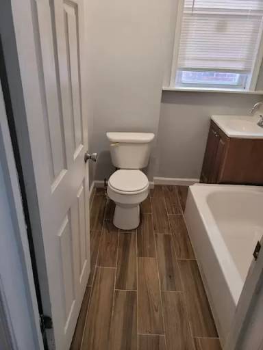 Main picture of 1421 S 52nd St