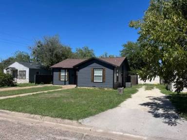 Main picture of 2650 S 21st St